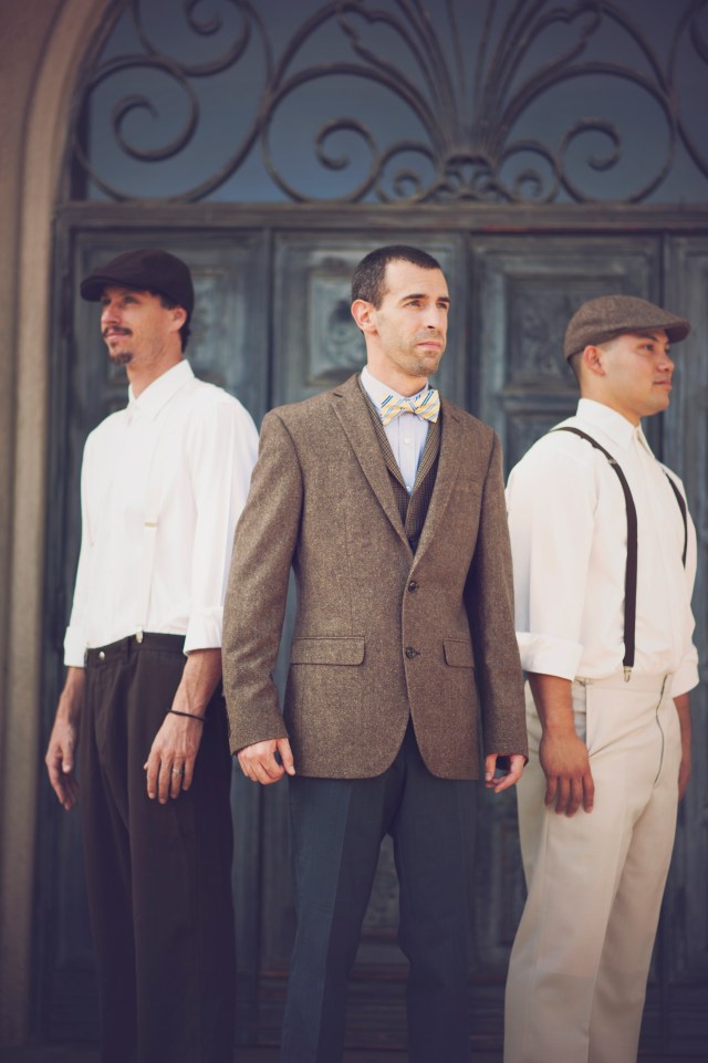 Getting Ready pictures of Groomsmen