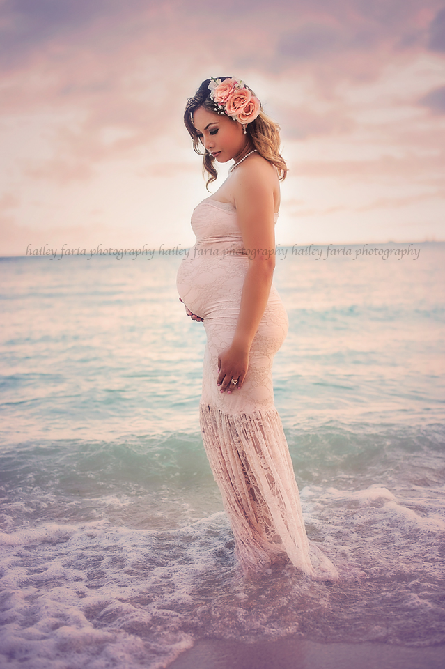 maternity session in the ocean